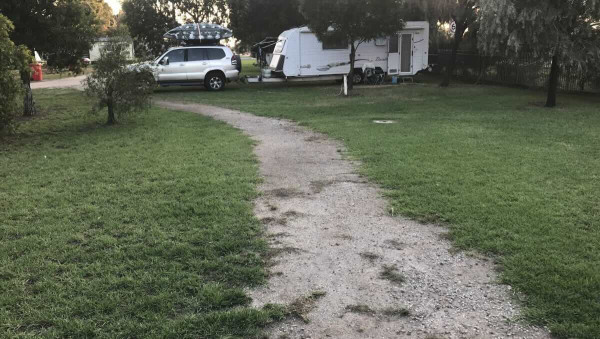 Pyramid Hill Caravan Park – Terrick Terrick National Park Base