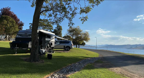 Lakelands Caravan Park – Your Waterfront Sanctuary on Lake Hume