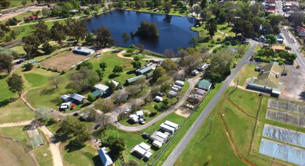 Lake Anderson Caravan Park – Your Tranquil Lakeside Escape in Historic Chiltern