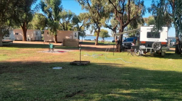Bushman’s Rest Caravan Park, Lake Cullulleraine’s Tranquil Oasis
