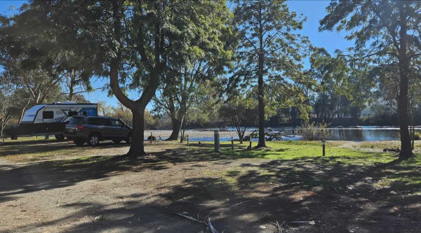 Breakaway Twin Rivers Caravan Park Acheron, VIC Camping