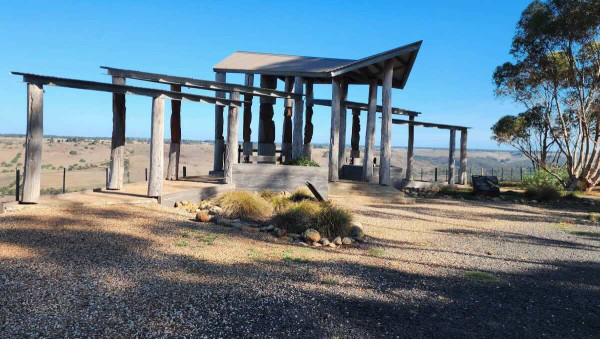 Bunjil’s Lookout Free Camping, Brisbane Ranges Views & Bush Camp