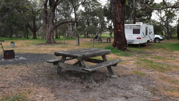 Freshwater Lake Camping, Grampians Peaks Trail Hike-in Campground
