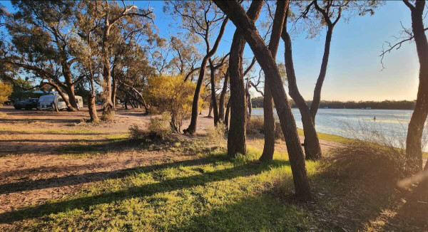 Green Lake Campground, Your Lakeside Base for Lake Tyrrell & the Silo Art Trail