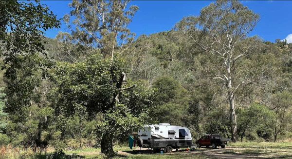 Italian Flat, Pet-Friendly Riverside Camping in Dargo
