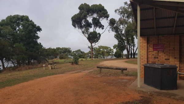 Lake Bolac Camping – Free Lakeside Camp on Victoria’s Volcanic Plains