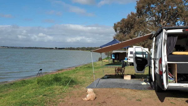 Lake Burrumbeet Foreshore Camping, Free Lakeside Camping Near Ballarat