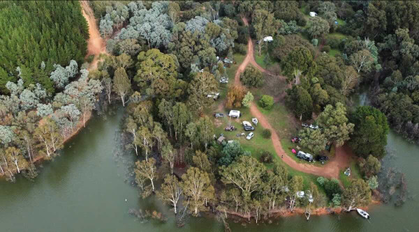 Picnic Point Campground, Lake Eildon