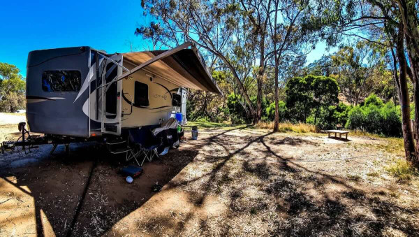 Warburtons Bridge Campground, Free Loddon River Camping Near Castlemaine