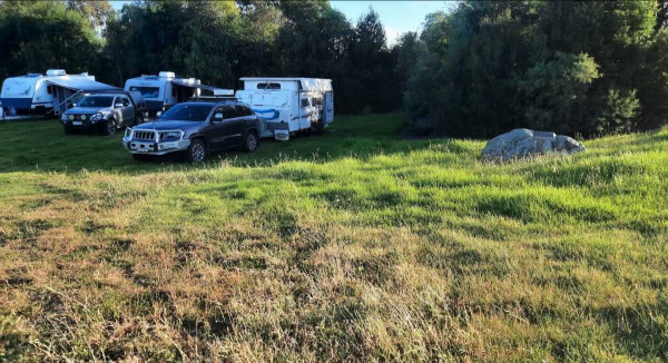 Willow Park Rosedale Free RV Camp, Latrobe River Camping, VIC