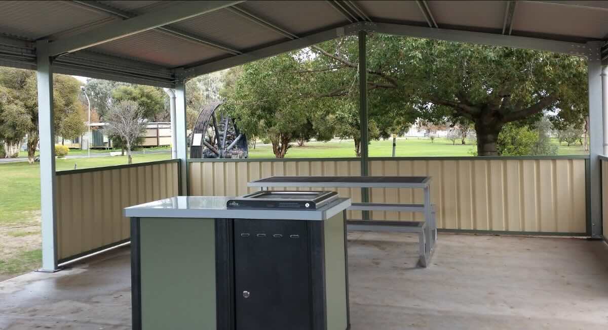 Donald Lakeside Caravan Park